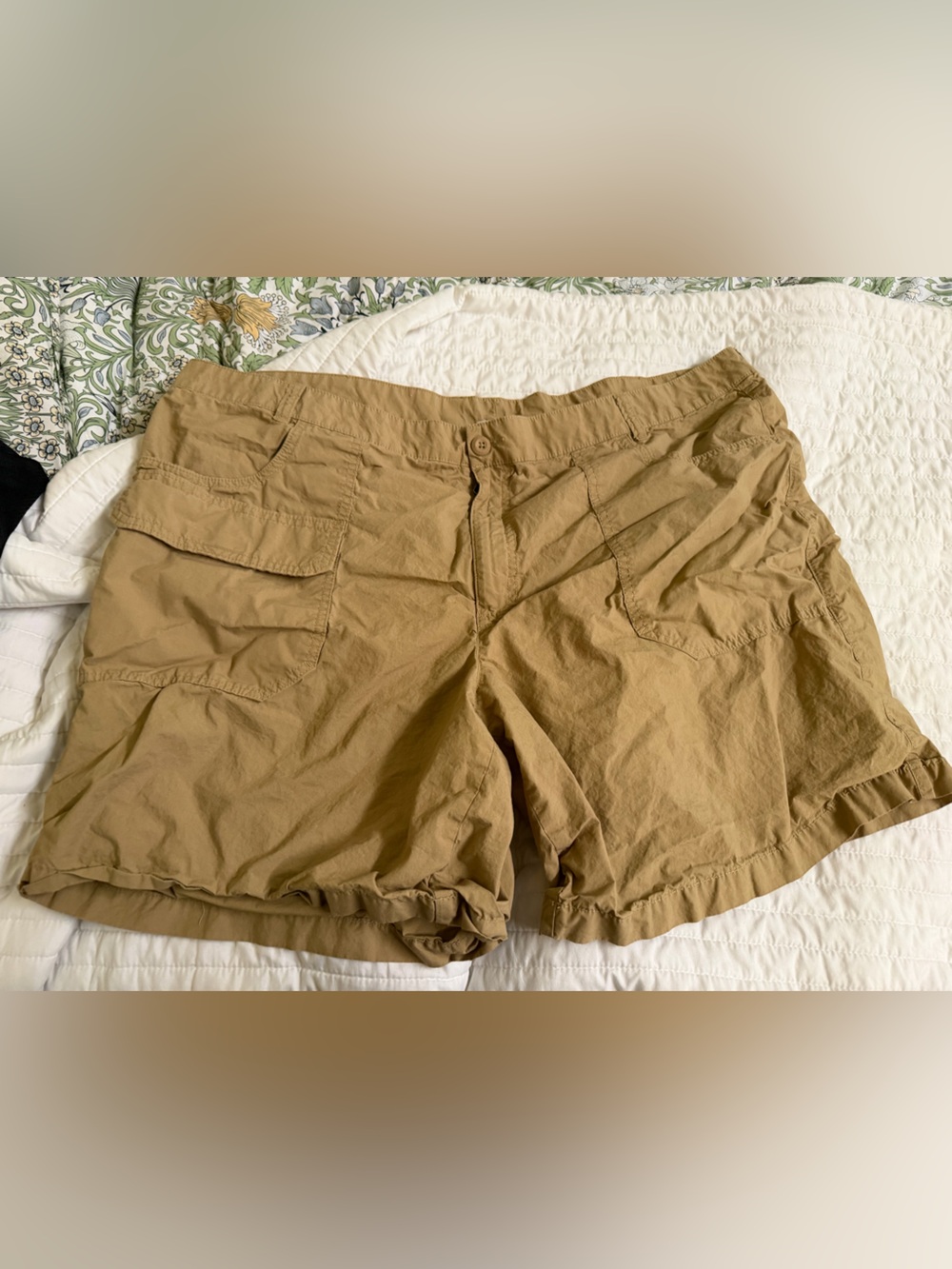 Columbia Tan Outdoor Cargo Shorts